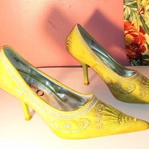 OLIVE GREEN BEADED DESIGN WOMEN SHOES WITH 3 1/2" INCH HEELS SIZE 7 1/2 NARROW